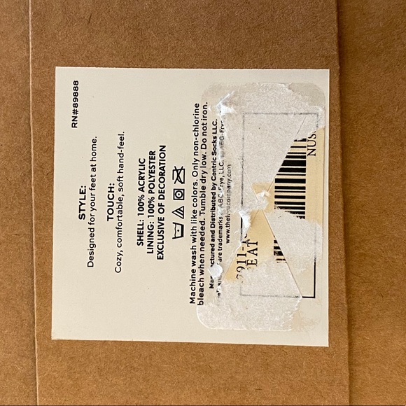 FRYE Cable Knit Fur Sherling Home Socks Gift Box - Picture 5 of 7